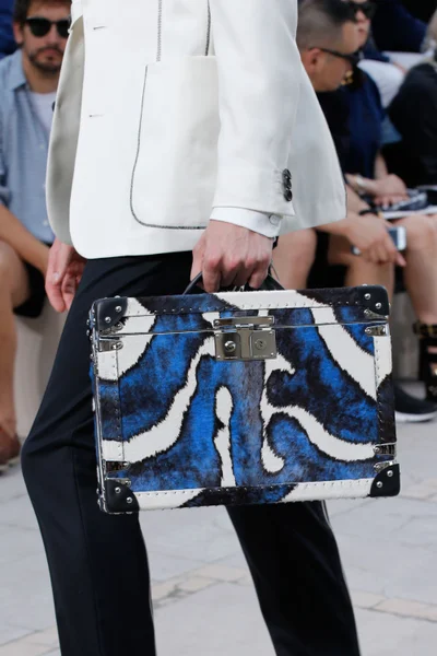 Look 98